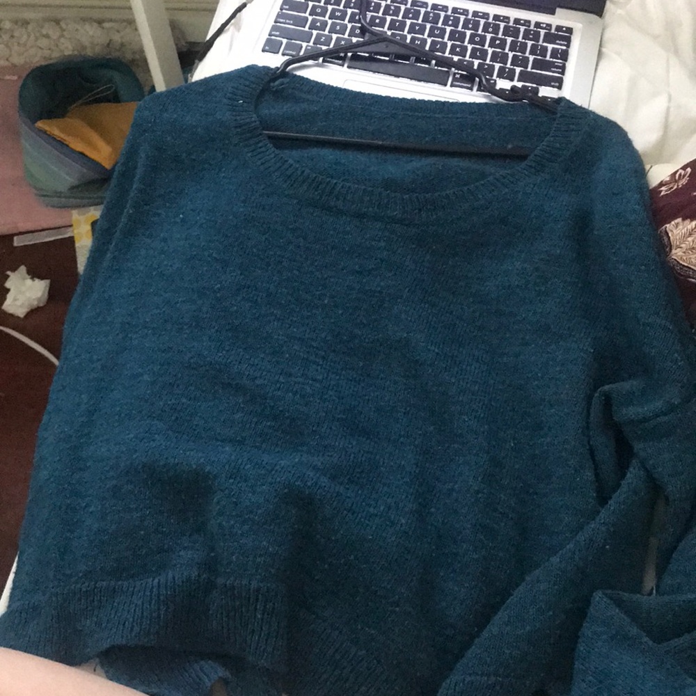 BRANDY MELVILLE SWEATER